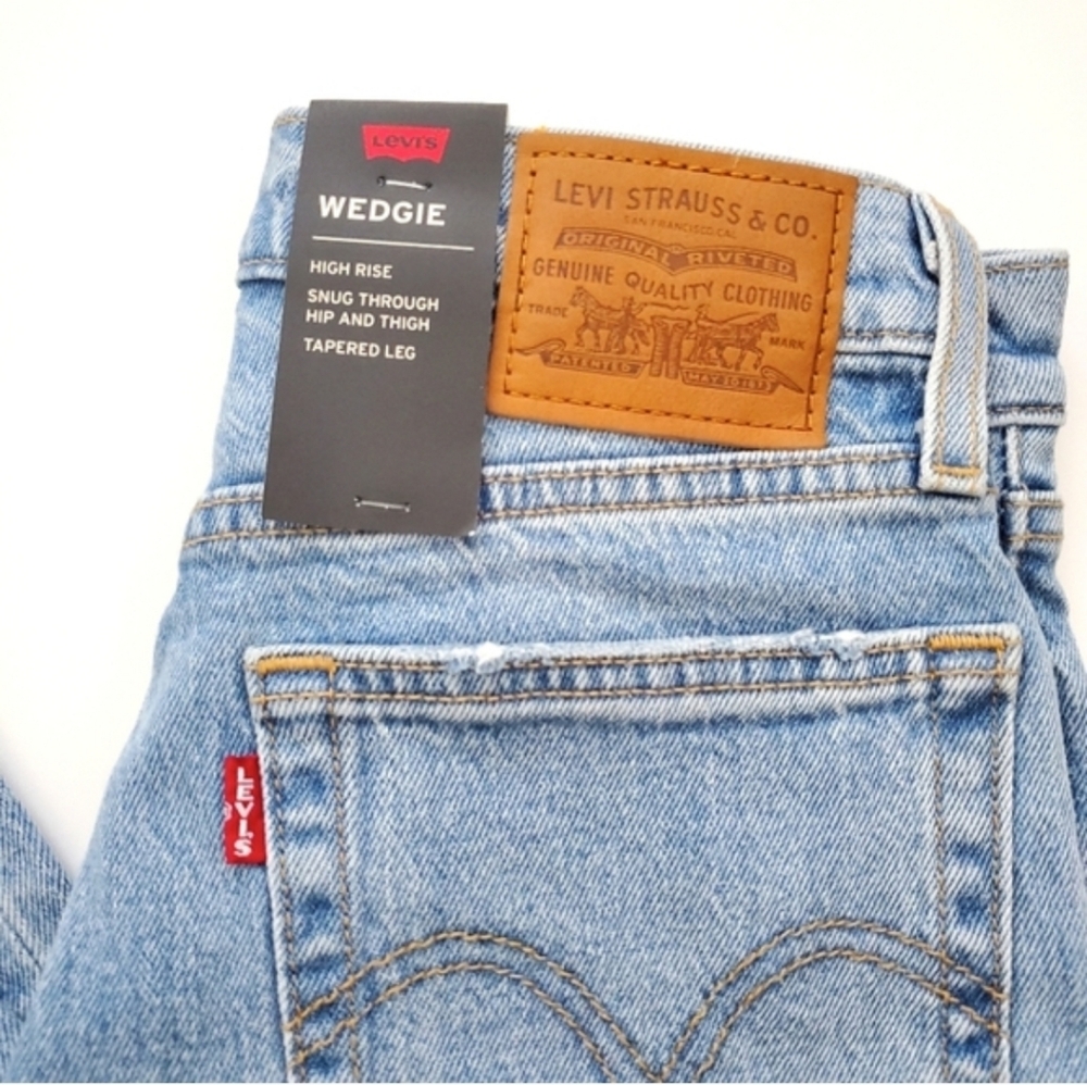 Levi's WEDGIE Premium High Rise Jeans - Picture 10 of 14